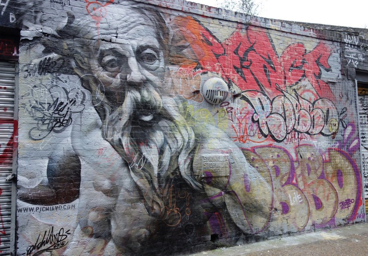 By PichiAvo - In East London, England

#streetart #urbanart #mural #art #graffiti http://t.co/8Pglh9CTFP