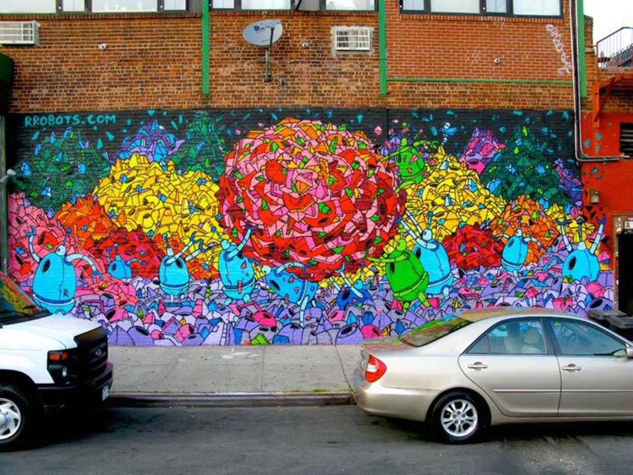 Rrobots   Brooklyn, NY Oakland, CA
#streetart #art #mural #graffiti http://t.co/fYW7YXLPm5 via @Pitchuskita.