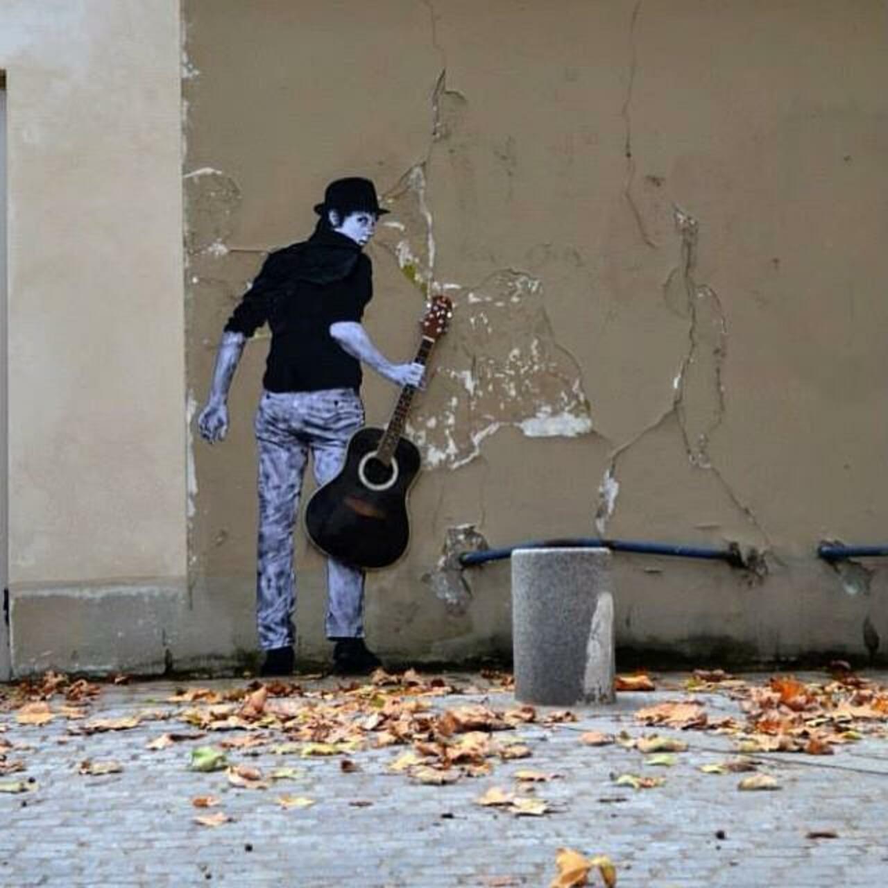 Orphée #levalet #paris #streetart #streetartparis #arturban #art #artparis #nofilter #graffiti by levaletdessinderue http://t.co/pKD03hMMeq