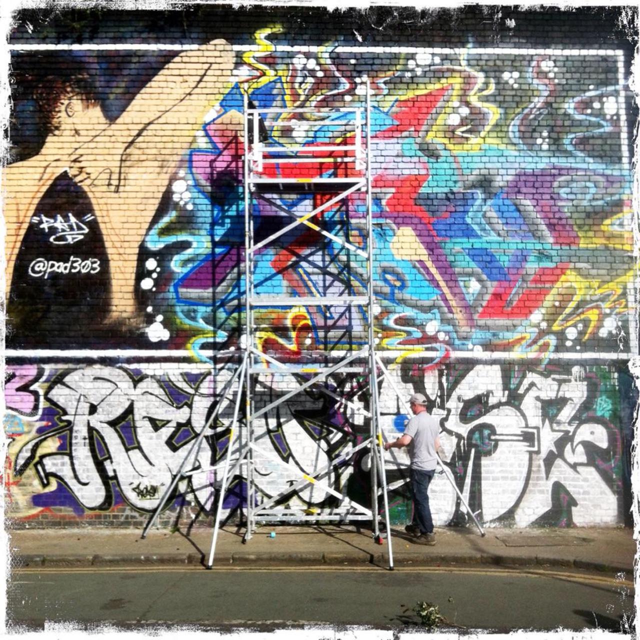 New #streetart taking shape in Braithwaite Street today #art #graffiti @LDNGraffiti @streetart_ldn @ShoreditchTours http://t.co/JZIrmEHBlY